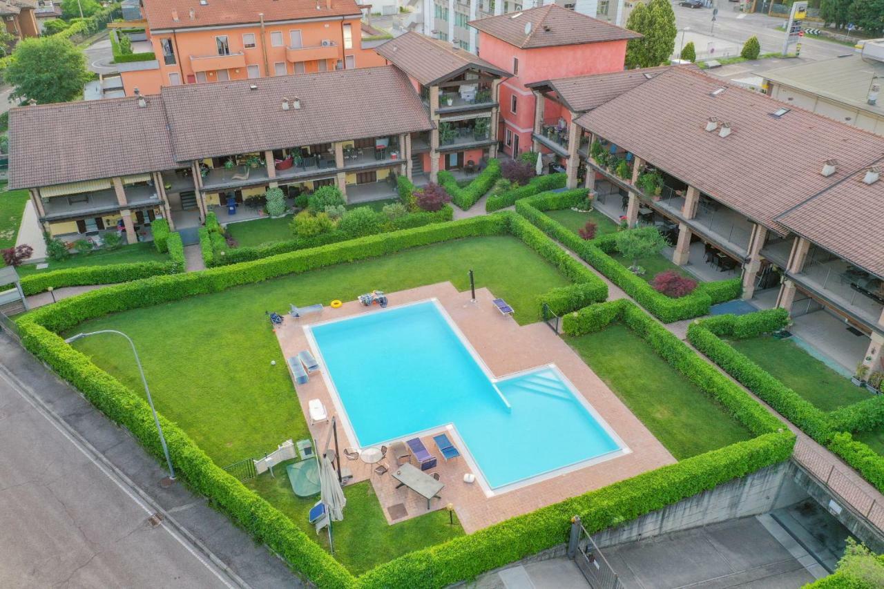 Peschiera Summer Home Песк'єра-дель-Гарда Екстер'єр фото